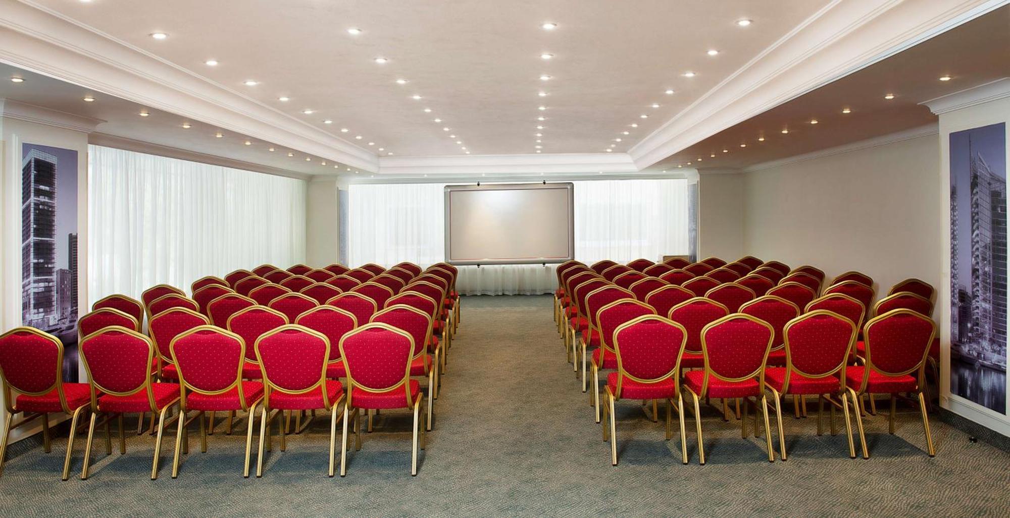 Hotel Radisson Blu Martinez Beirut Exterior foto A typical conference room